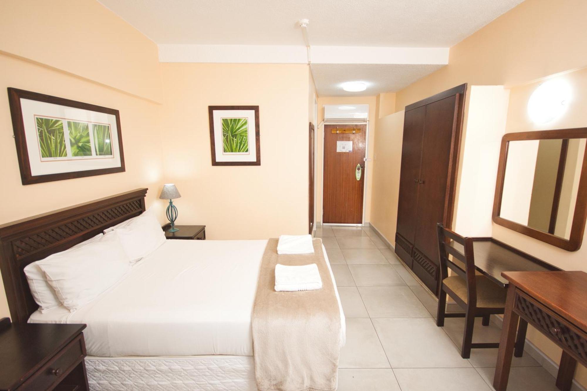 דורבן Gooderson Tropicana Hotel מראה חיצוני תמונה