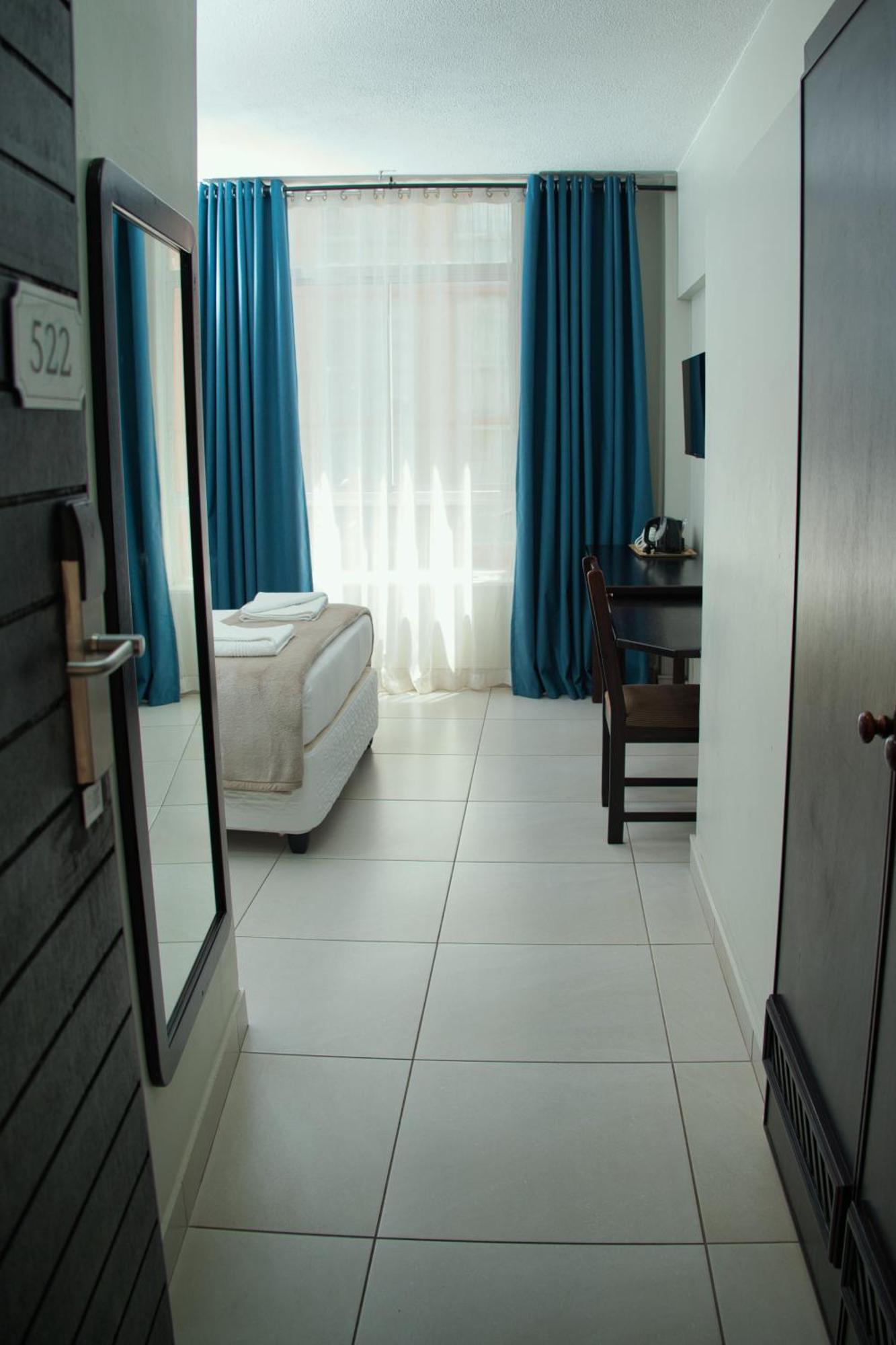 דורבן Gooderson Tropicana Hotel מראה חיצוני תמונה
